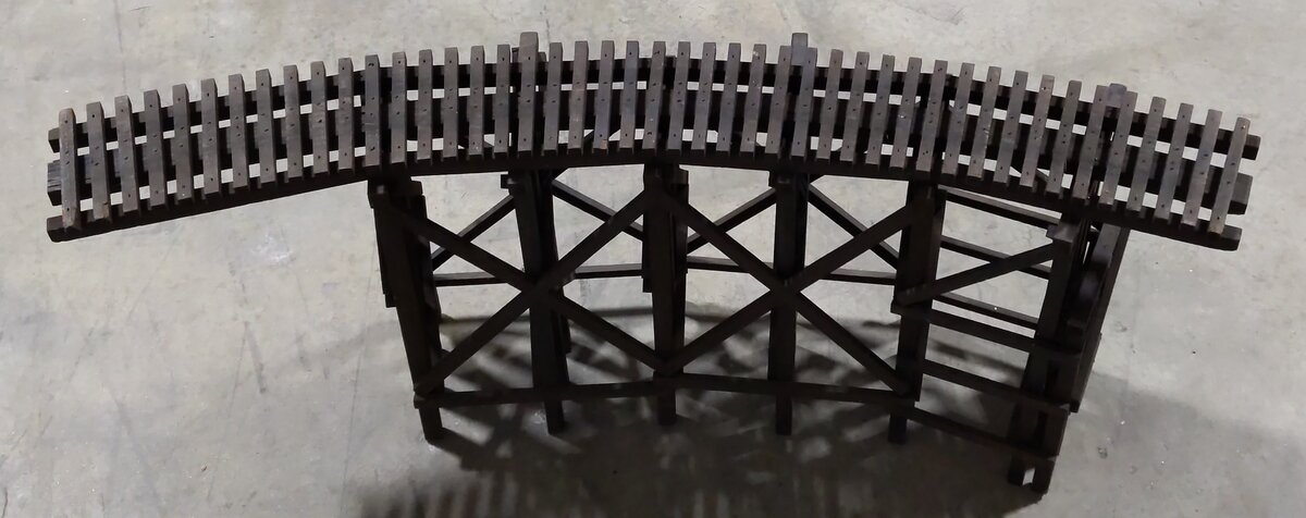 G Scale Wooden Curved Trestle Bridge EX