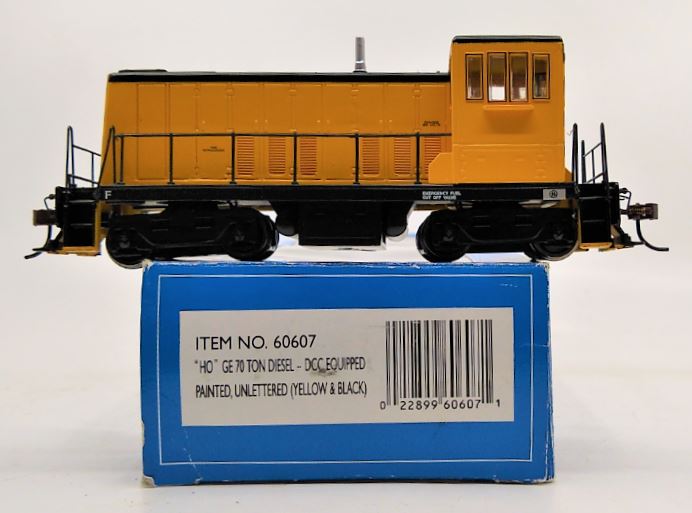 Bachmann 60607 HO Painted & Unlettered GE 70-Tonner Diesel Locomotive DCC