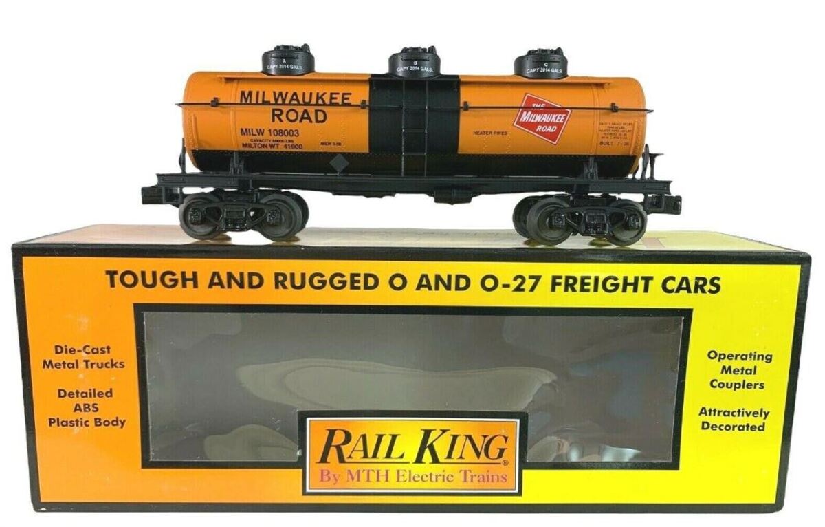 MTH 30-73399 O Gauge Milwaukee Road Triple Dome Tank Car #108003