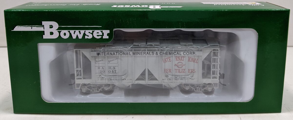 Bowser 42232 HO International Minerals 70 Ton 2 Bay Hopper Car #30047