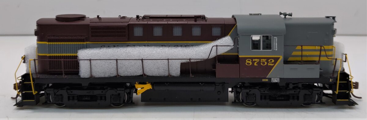 Rapido Trains 32526 HO CP MLW RS-18 Diesel Locomotive #8752 wDCC/Sound