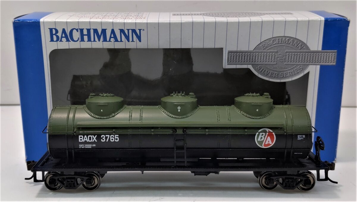 Bachmann 17146 HO British American Oil BAOX 40' 3-Dome Tank Car #3765