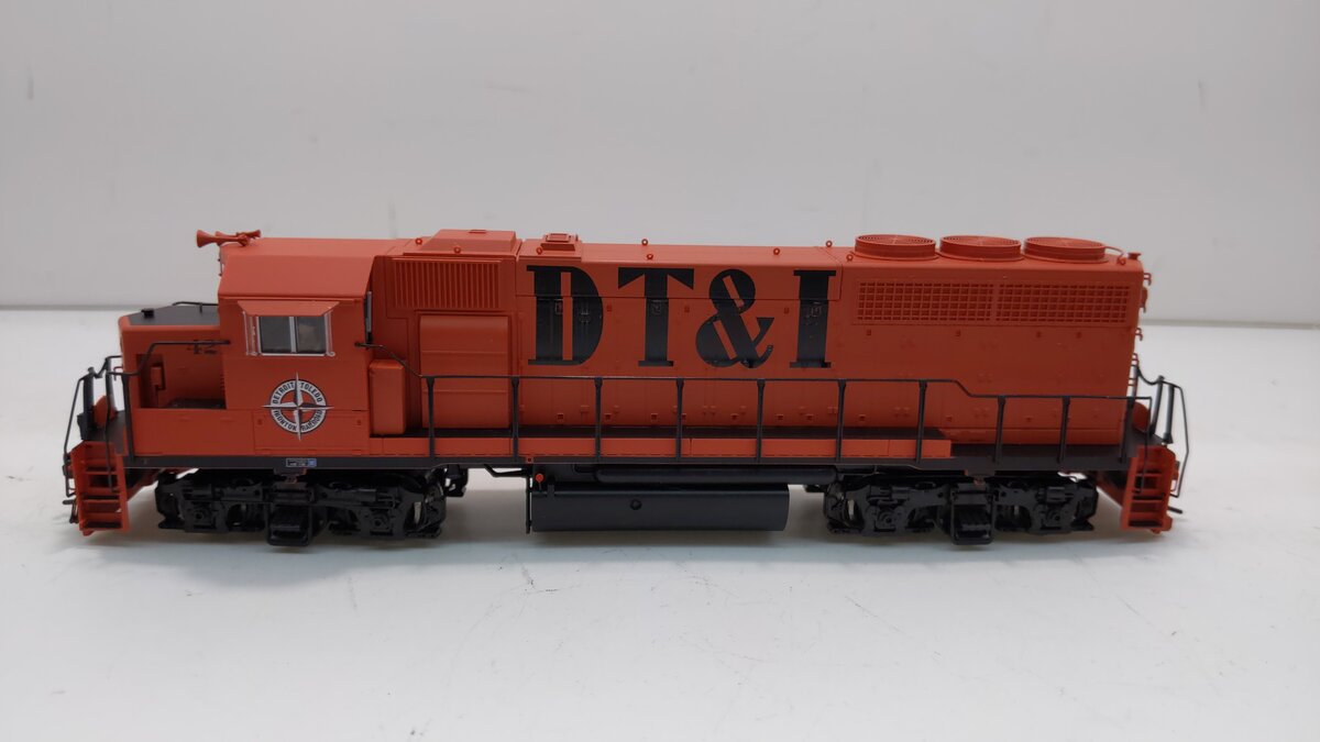 Atlas 10000390 DT&I GP40-2 Phase I Diesel Locomotive w/DCC #421