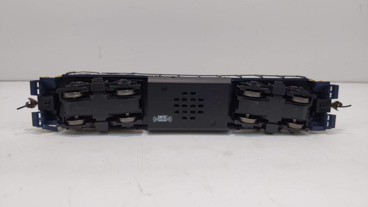 Bachmann 67601 HO Scale Baltimore & Ohio EMD GP30 Diesel Loco Sound/DCC #6944