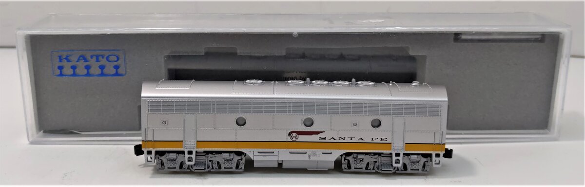 Kato 176-2212 N Santa Fe Yellow Bonnet EMD F7B Diesel Locomotive