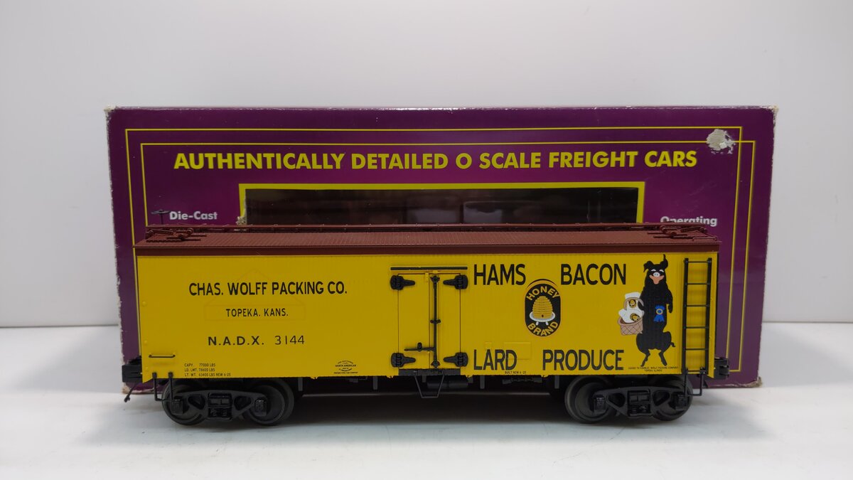 MTH 20-94351 Charles Wolf Packing Co. 36' Woodsided Reefer Car
