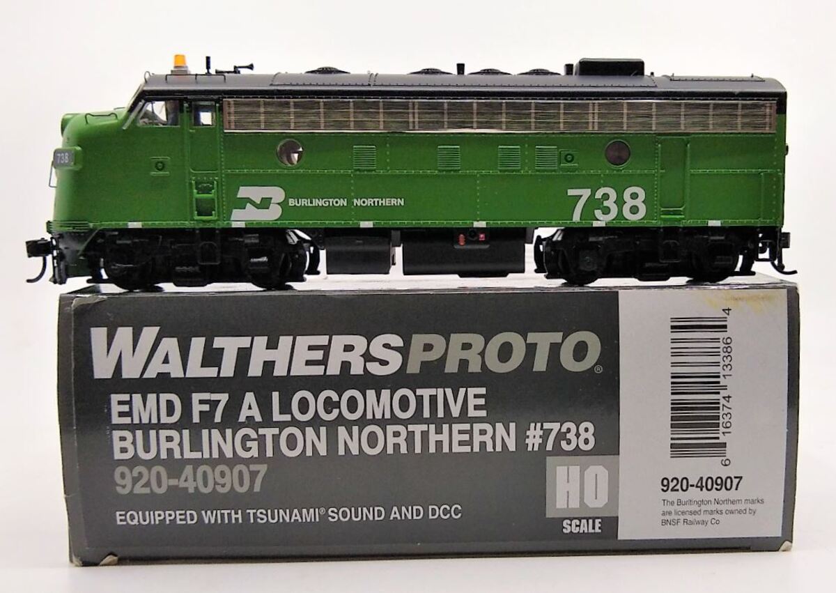 Walthers 920-40907 HO Burlington Northern EMD F7A with Tsunami® Sound & DCC #738