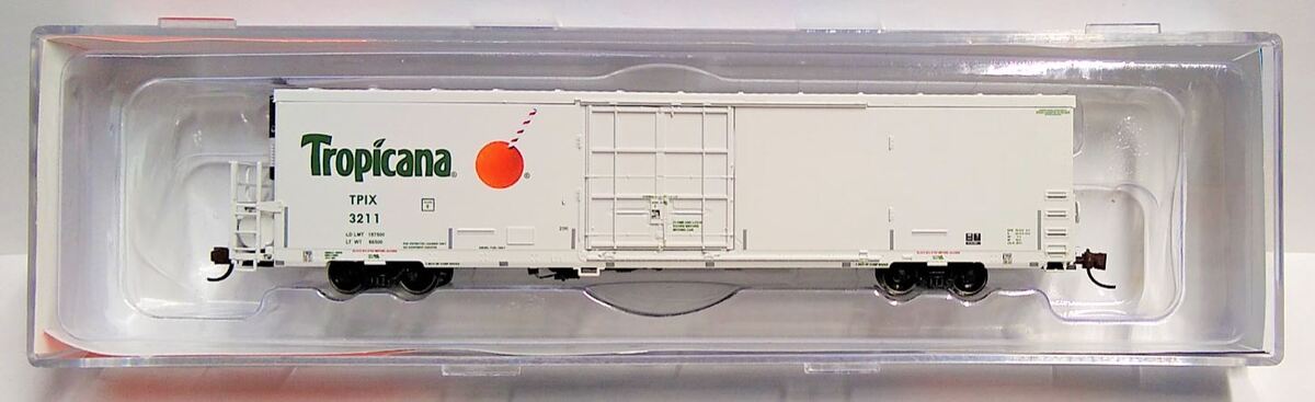 BLMA Models 15713 N TPIX 64' REEFER #3211