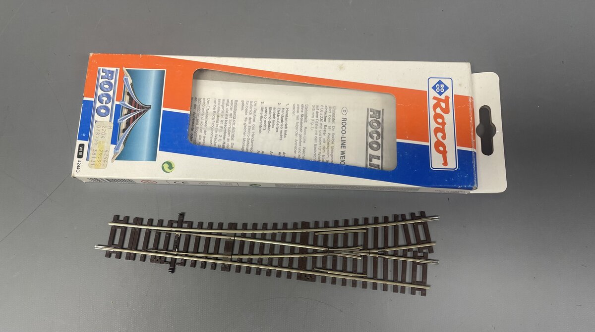 Roco 42440 HO 34-25/64" Radius 15° Wl15 Left Hand Switch Turnout