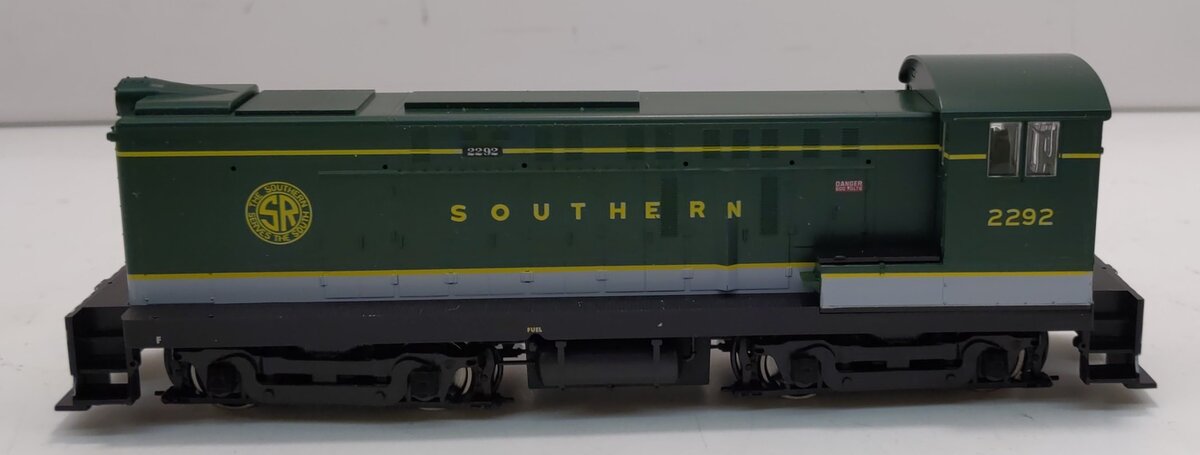 Stewart 4923 HO Southern Baldwin S-12 Phase I Powered Diesel Locomotive #2292