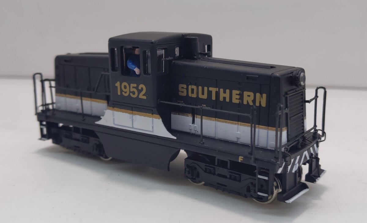 Bachmann 80013 Southern Railway GE 44-Ton Switcher #1952