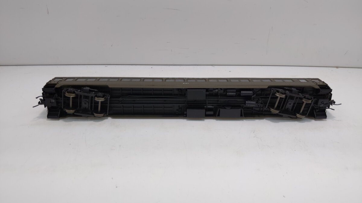 Rapido Trains 109020 HO New Haven 10-Window Coach #8207 (Pullman Green)