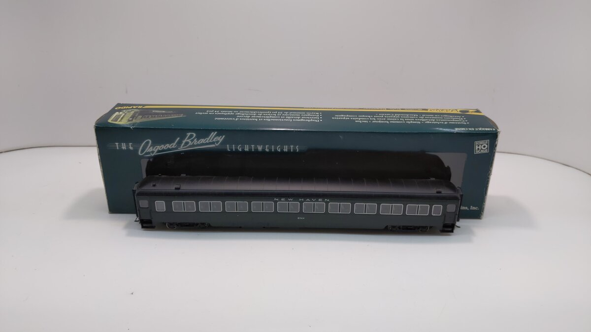 Rapido Trains 109015 HO New Haven 10-Window Coach Phase II #8264
