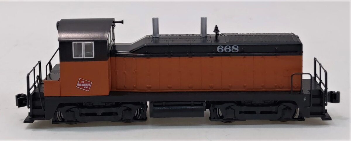 Kato 176-4364 N Scale Milwaukee Road NW2 Diesel Switcher #668