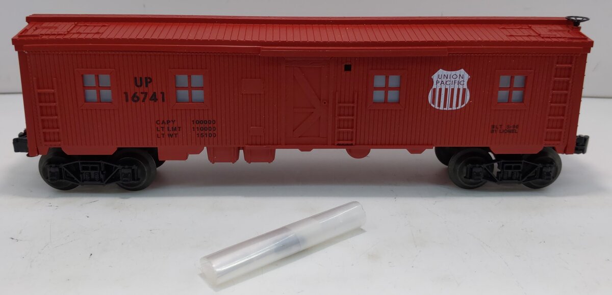Lionel 6-16741 O Gauge Union Pacific Illuminated Bunk Car