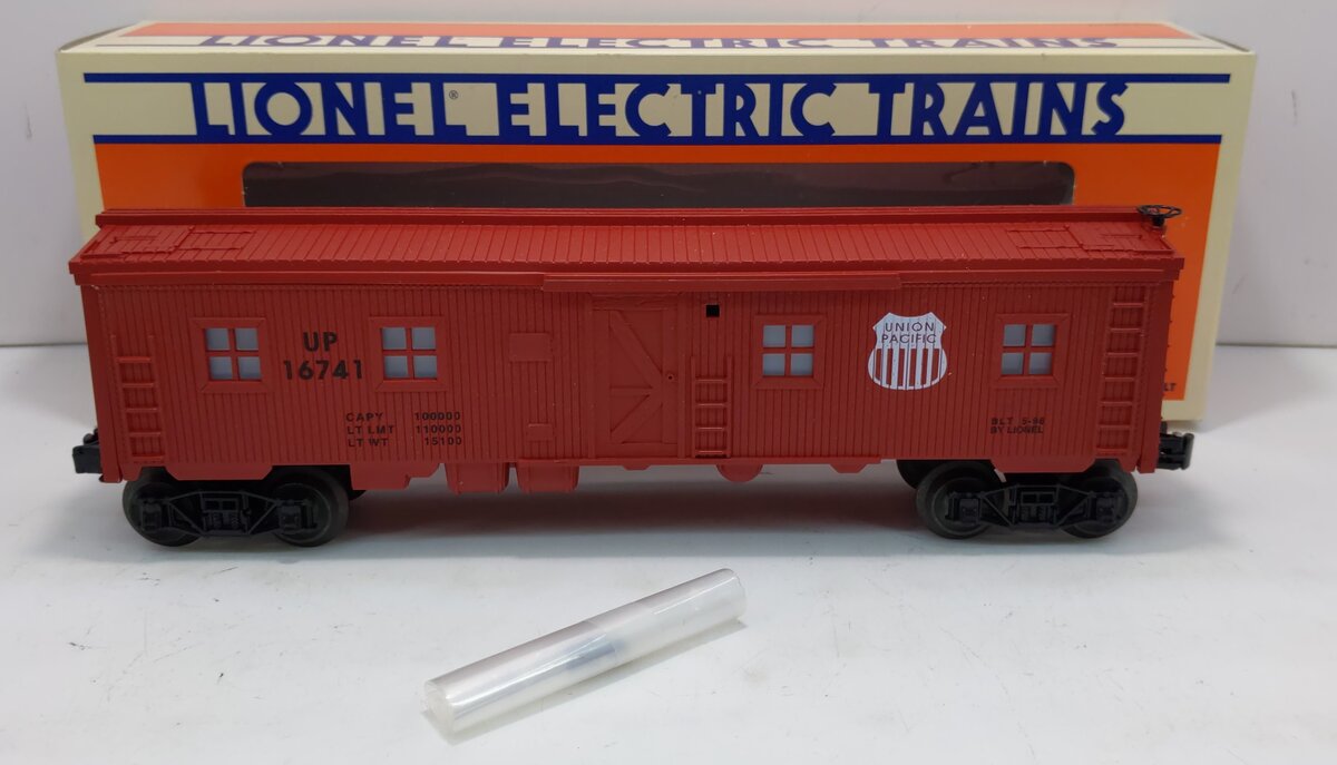 Lionel 6-16741 O Gauge Union Pacific Illuminated Bunk Car