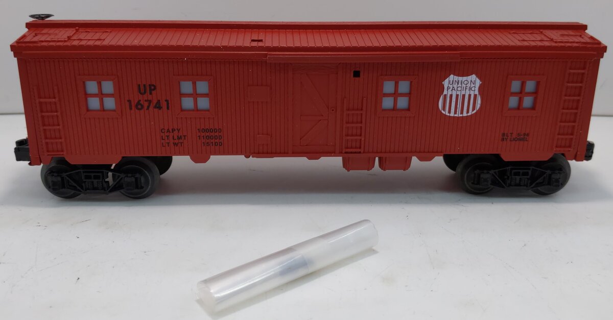 Lionel 6-16741 O Gauge Union Pacific Illuminated Bunk Car