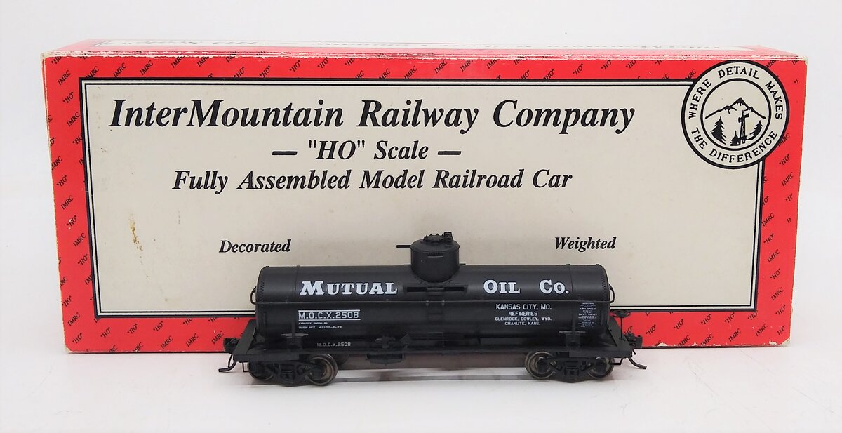 InterMountain 66326 N Mutual Oil ACF Type 27 Riveted 8,000 Gallon Tank Car