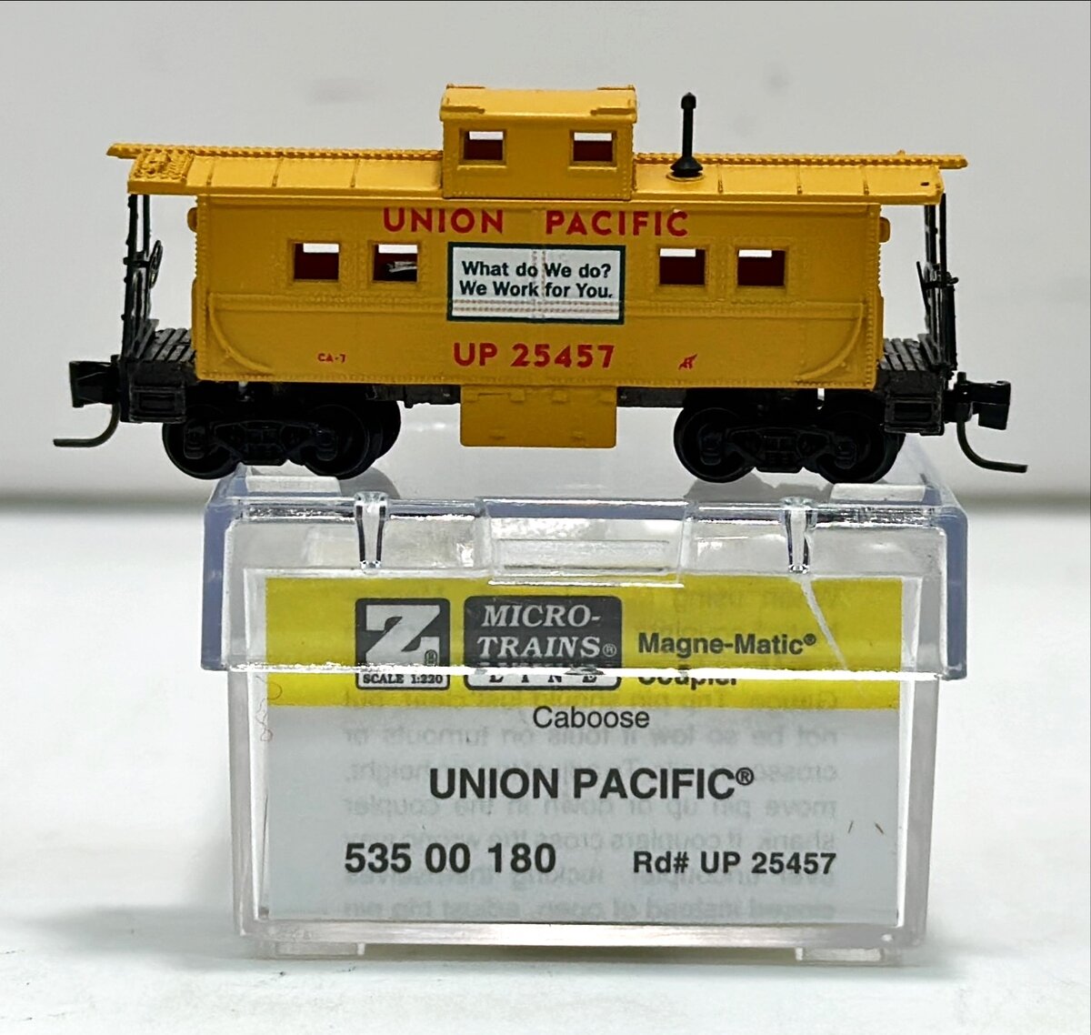 Micro-Trains 53500180 Z Union Pacific Center Cupola Caboose #25457