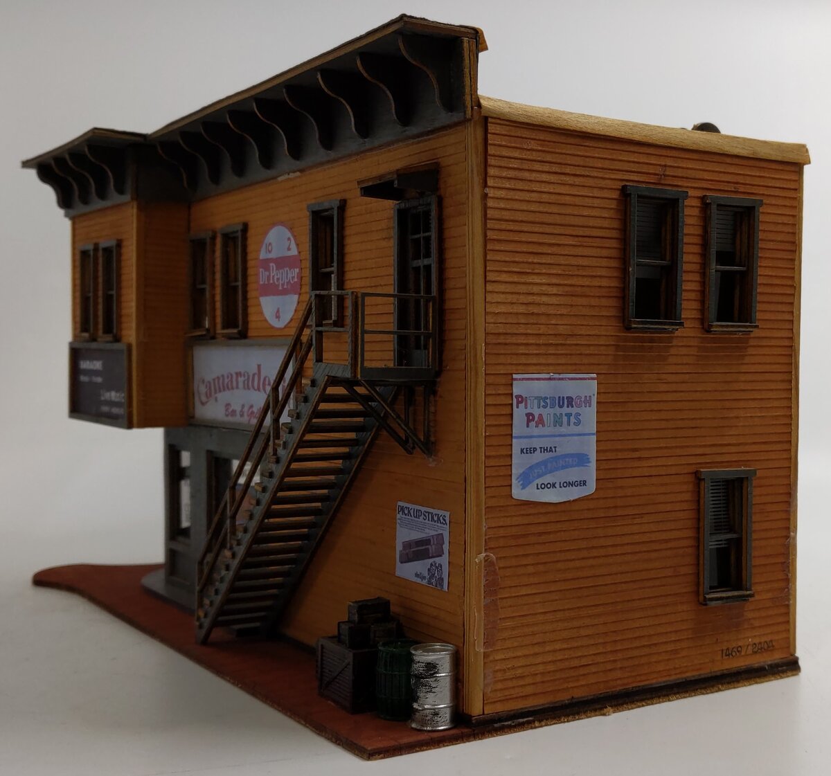 Menards 279-1960 O Gauge Camaraderie Bar & Grill