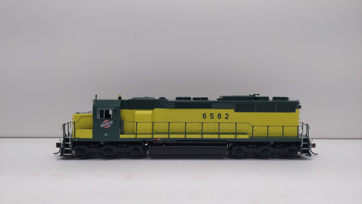 Athearn 95394 HO Chicago & North Western/Zito RTR SD45 Diesel Locomotive #6582