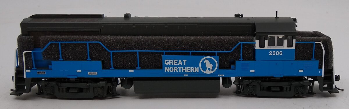 Stewart 23113 HO Great Northern Diesel GE U25B Phase 2 Powered #2506