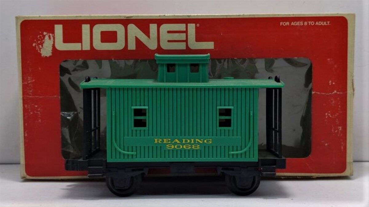 Lionel 6-9068 O Gauge Reading Bobber Caboose