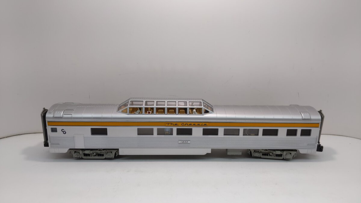 MTH 20-66125 O C&O 70’ Streamlined Vista Dome/Diner Passenger Set (Set of 2)