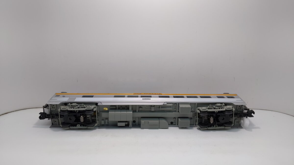 MTH 20-66125 O C&O 70’ Streamlined Vista Dome/Diner Passenger Set (Set of 2)