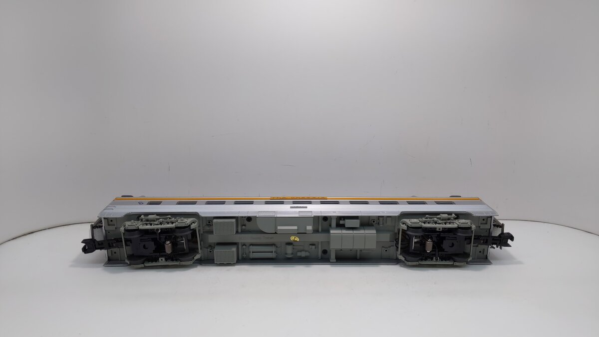 MTH 20-66125 O C&O 70’ Streamlined Vista Dome/Diner Passenger Set (Set of 2)