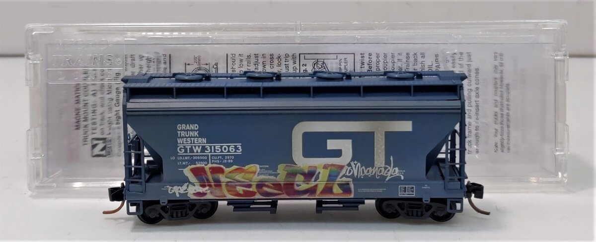 Micro-Trains 09244010 N GTW Weathered 2-Bay ACF Centerflow Covered Hopper
