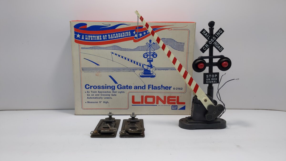 Lionel 6-2162 O Gauge Automatic Crossing Gate & Signal