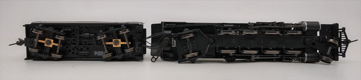 Bachmann 54303 HO Pennsylvania 2-8-2 Mikado w/Medium Tender w/Sound & DCC #9630