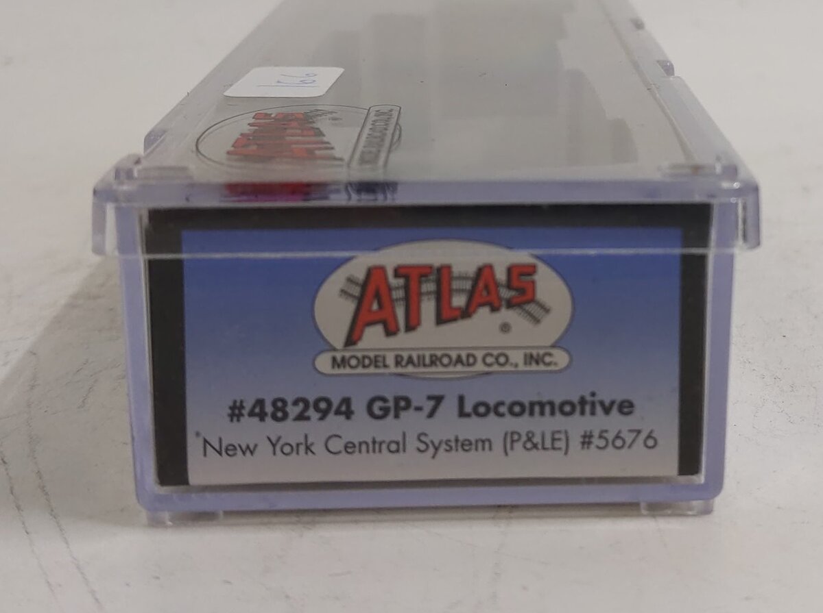 Atlas 48294 N Scale New York Central GP-7 Diesel Locomotive #5676