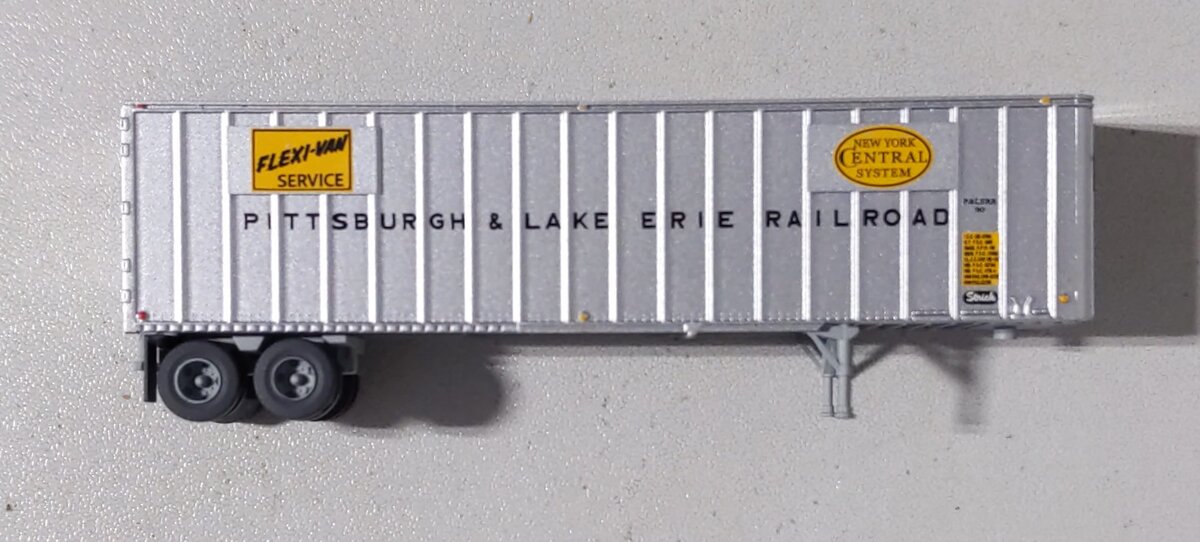 Trainworx Inc. 40432-12 N Scale P&LE 40' Flexi-Van #90