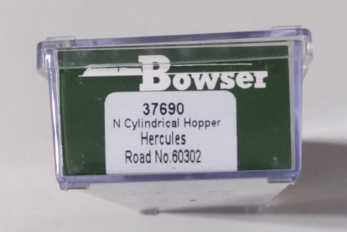 Bowser 37690 N Hercules 6-Bay Cylindrical Covered Hopper Executive Line #60302