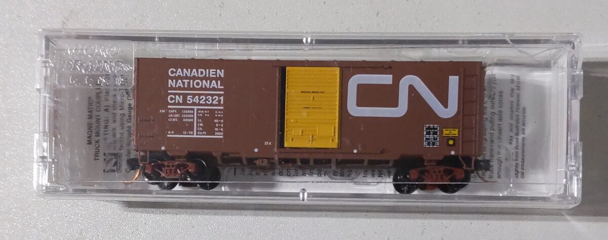 Micro-Trains 07300140 N Scale CN 40' Standard Single Door Boxcar #542321