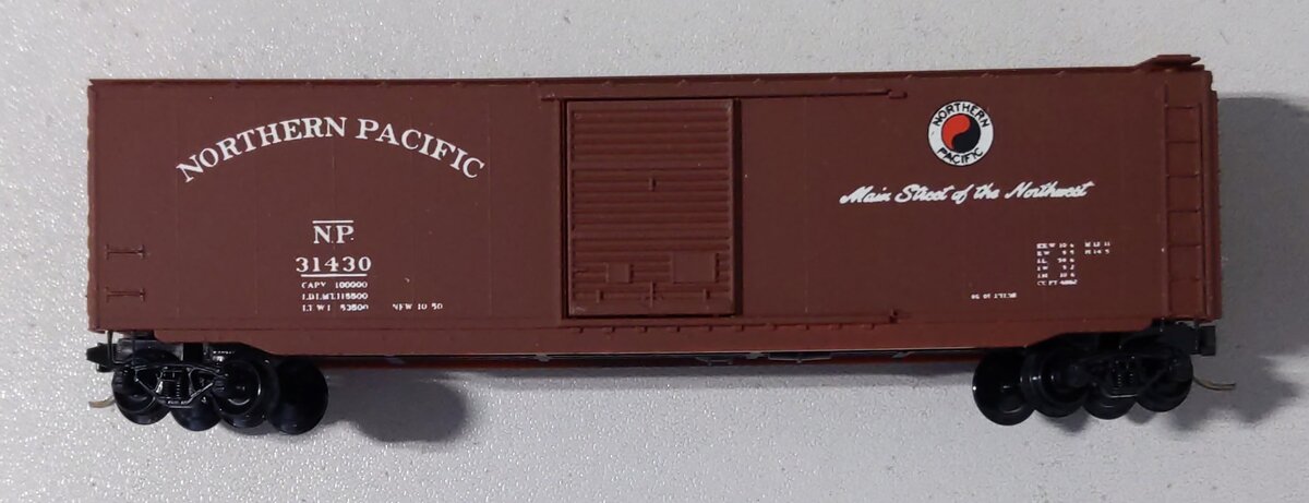 Micro-Trains 03100060 N Scale Northern Pacific 50' Single Door Boxcar #31430