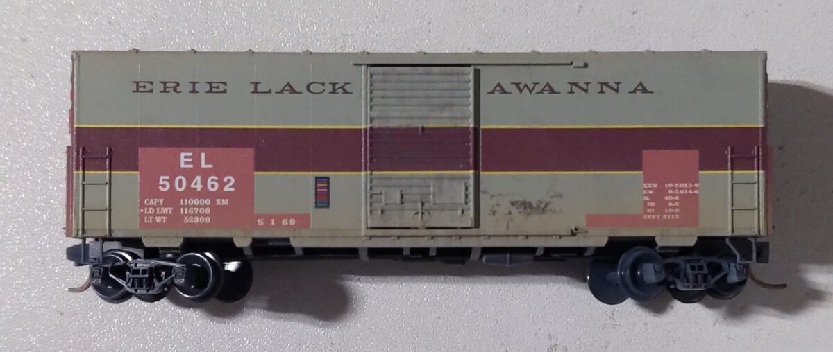 Micro-Trains 02444390 N Erie Lackawanna Weathered 40' Standard Boxcar #50462