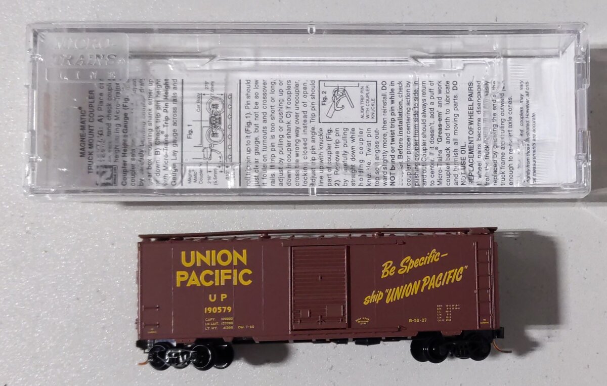 Micro-Trains 02000070 N Union Pacific 40' Standard Single Door Boxcar #195076