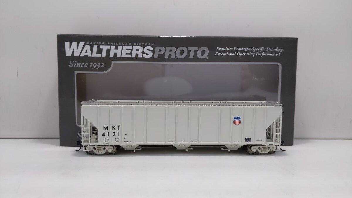 Walthers 920-106168 HO Union Pacific MKT 4780 Covered Hopper #4121