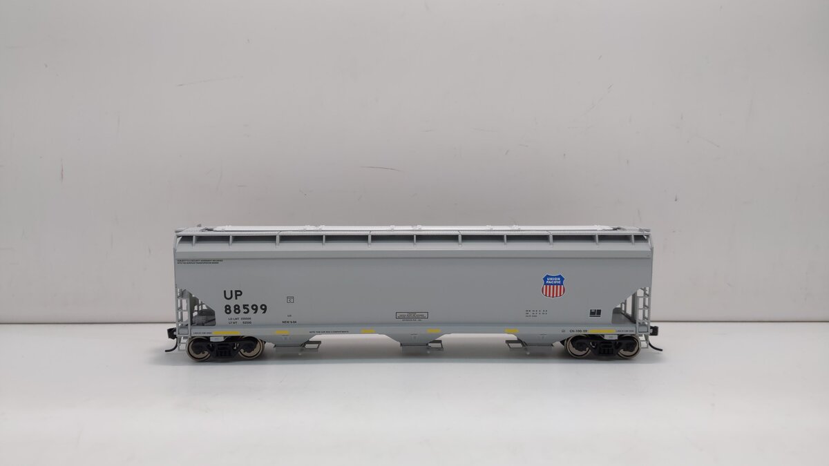Walthers 910-7709 HO Union Pacific NSC 5150 Covered Hopper #88599