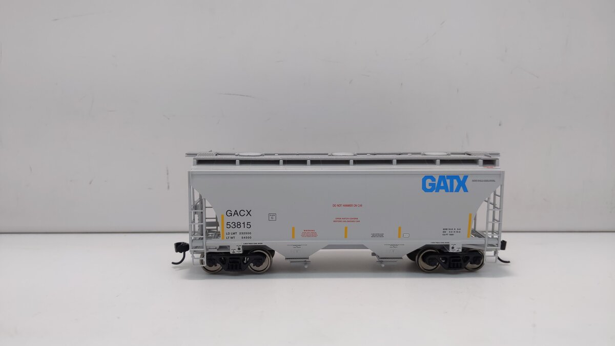 Walthers 910-7556 HO GACX 39' Trinity 3281 2-Bay Covered Hopper #53815