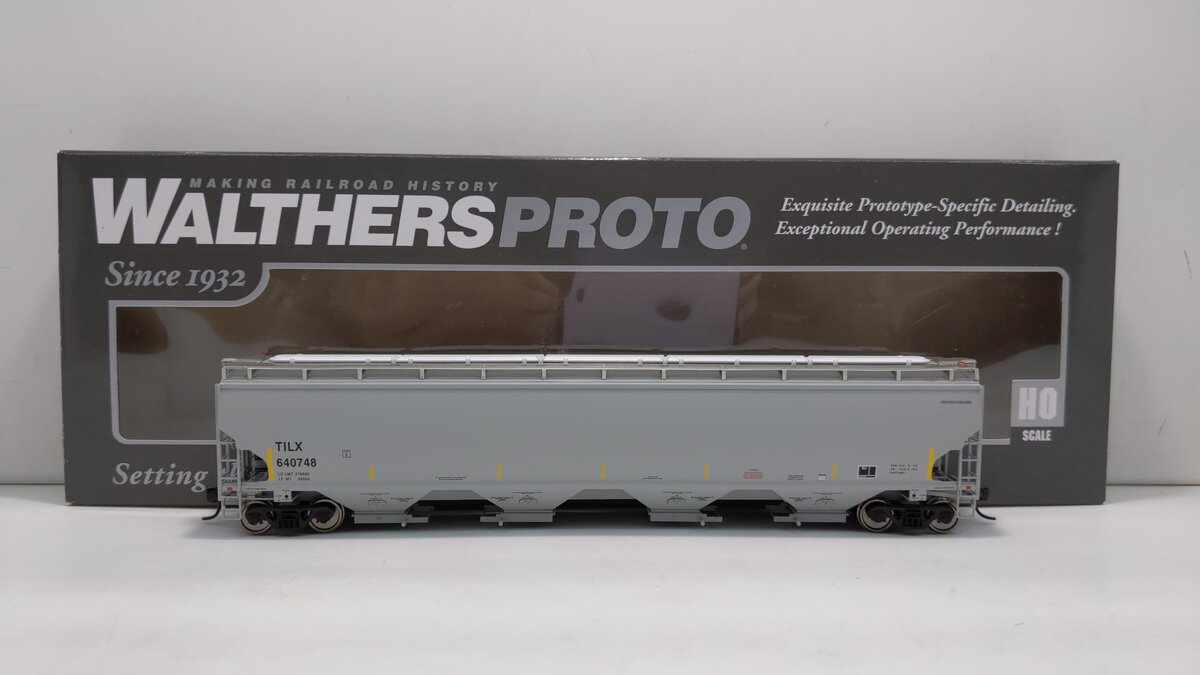 Walthers 920-105866 HO TILX 67' Trinity 6351 4-Bay Covered Hopper RTR #640748