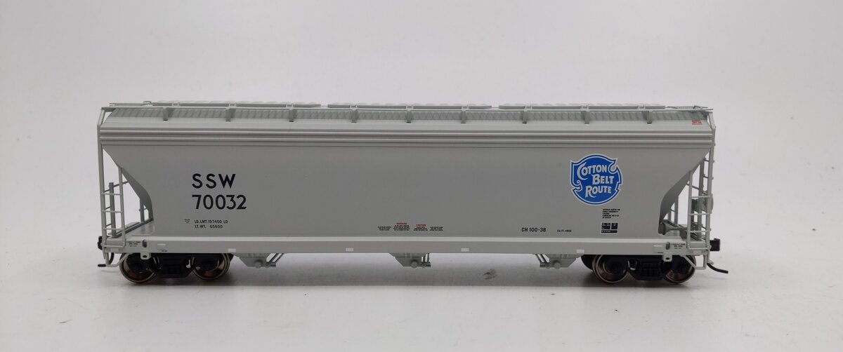 Atlas 1469-1 HO Scale Cotton Belt 3-Bay Covered Centerflow Hopper #70032