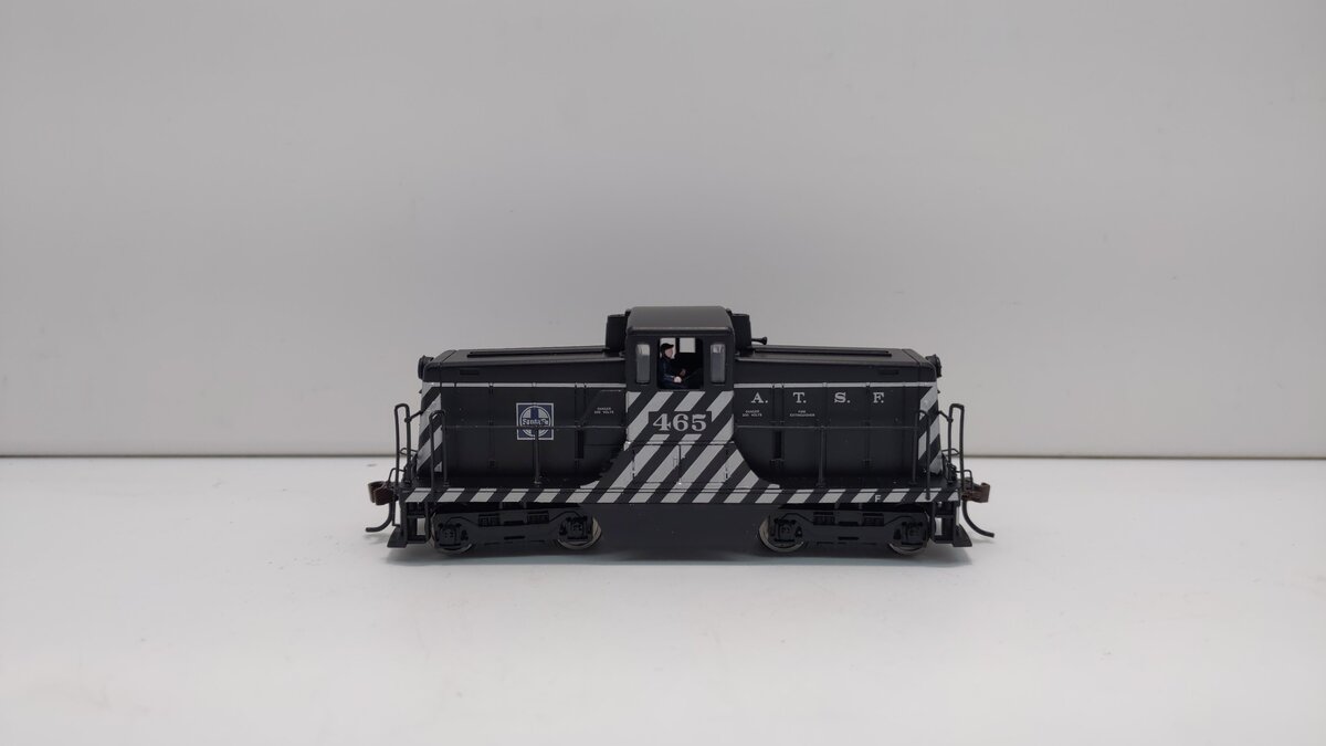 Bachmann 62211 HO Santa Fe GE 44-Ton Switcher Diesel Locomotive DCC #465