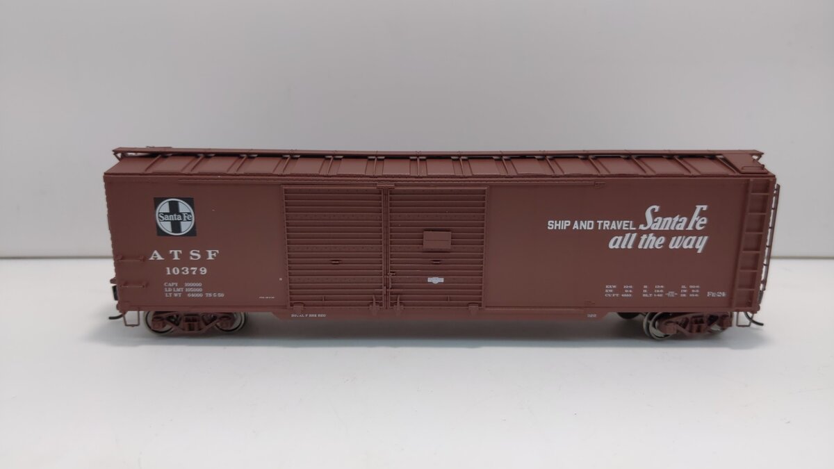 Walthers 920-102002 HO Santa Fe 50' AAR 2-Door Offset Boxcar #10379