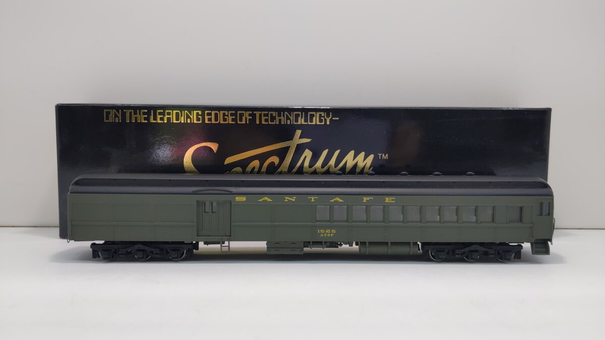Bachmann 89311 HO Santa Fe Combine #1525