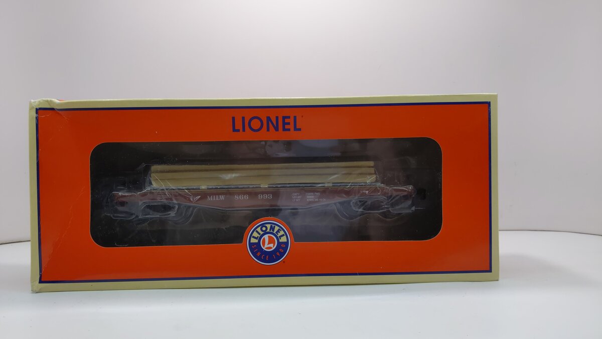 Lionel 6-82850 O Milwaukee Railroad 40' Flatcar with Lumber Load