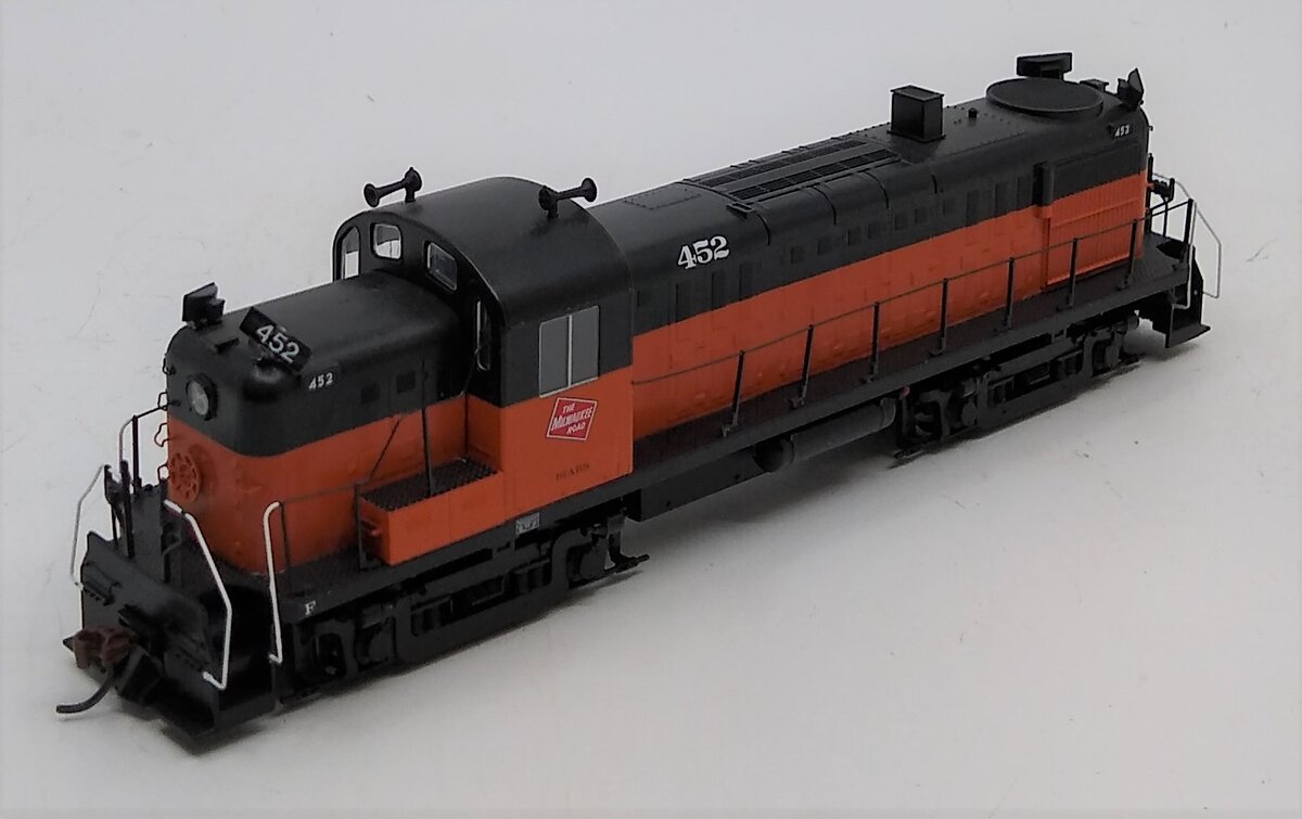 Roundhouse 96863 HO Milwaukee Road RS-3 Diesel Locomotive #452